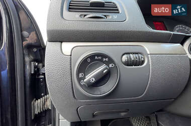 Хэтчбек Volkswagen Golf 2009 в 