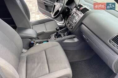 Хетчбек Volkswagen Golf 2005 в 