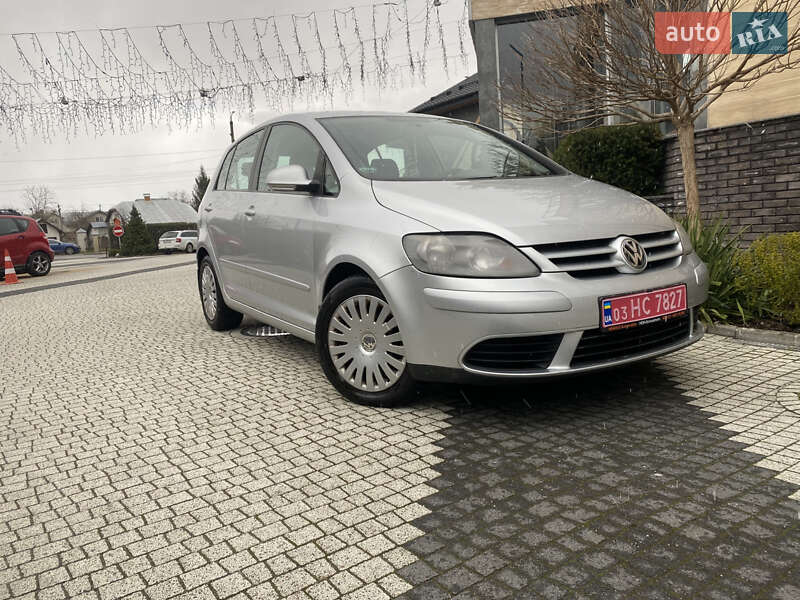 Хетчбек Volkswagen Golf 2007 в 