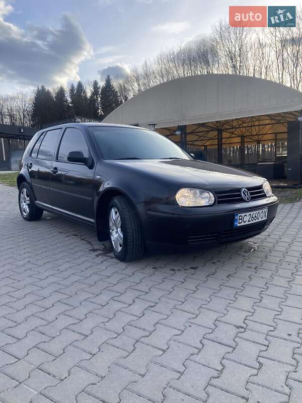 Хэтчбек Volkswagen Golf 2001 в Дрогобыче
