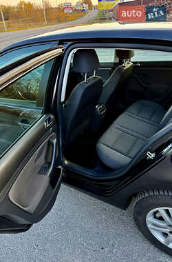 Хэтчбек Volkswagen Golf 2007 в 