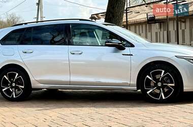 Универсал Volkswagen Golf 2022 в 