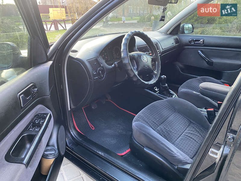 Хэтчбек Volkswagen Golf 1998 в Харькове
