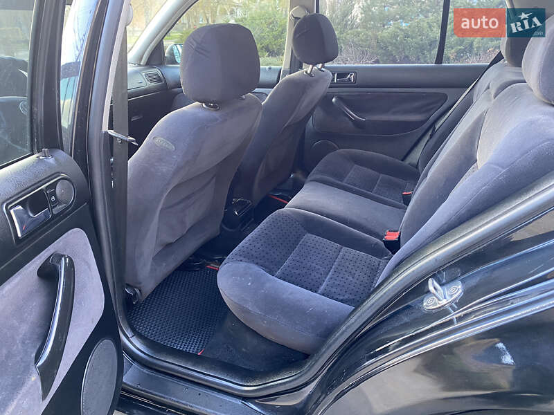 Хэтчбек Volkswagen Golf 1998 в Харькове