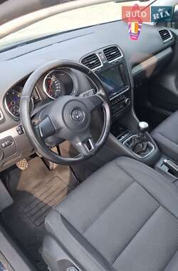 Хетчбек Volkswagen Golf 2010 в 