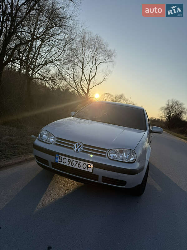 Хетчбек Volkswagen Golf 1997 в Мостиській