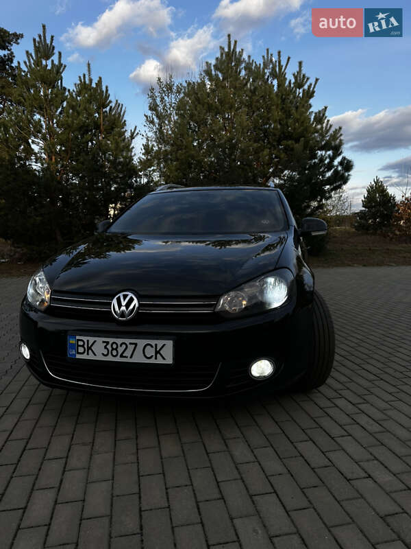 Универсал Volkswagen Golf 2011 в Костополе