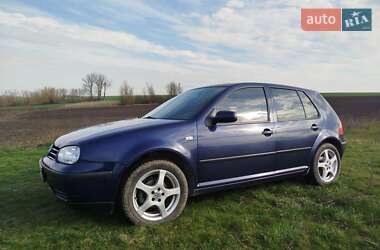 Хэтчбек Volkswagen Golf 2001 в Вендичанах