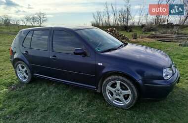 Хэтчбек Volkswagen Golf 2001 в Вендичанах