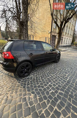Хетчбек Volkswagen Golf 2007 в 