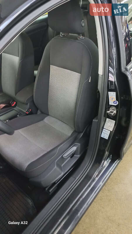 Универсал Volkswagen Golf 2015 в Черновцах
