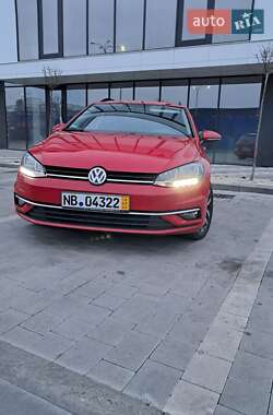 Универсал Volkswagen Golf 2019 в 