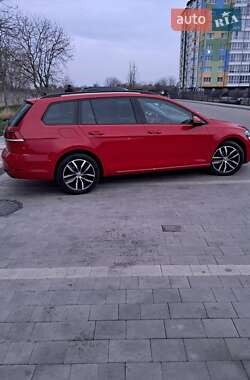 Универсал Volkswagen Golf 2019 в 