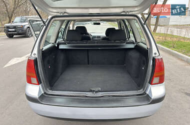 Універсал Volkswagen Golf 2001 в 
