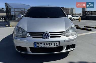 Хетчбек Volkswagen Golf 2006 в 