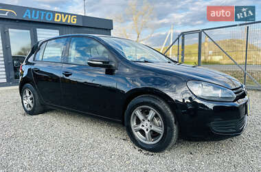 Хэтчбек Volkswagen Golf 2009 в 
