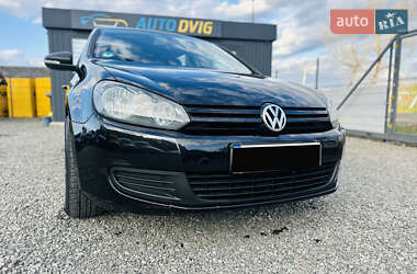 Хэтчбек Volkswagen Golf 2009 в 