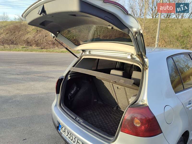 Хэтчбек Volkswagen Golf 2004 в Киеве фото 9 Хэтчбек Volkswagen Golf 2004 в Киеве