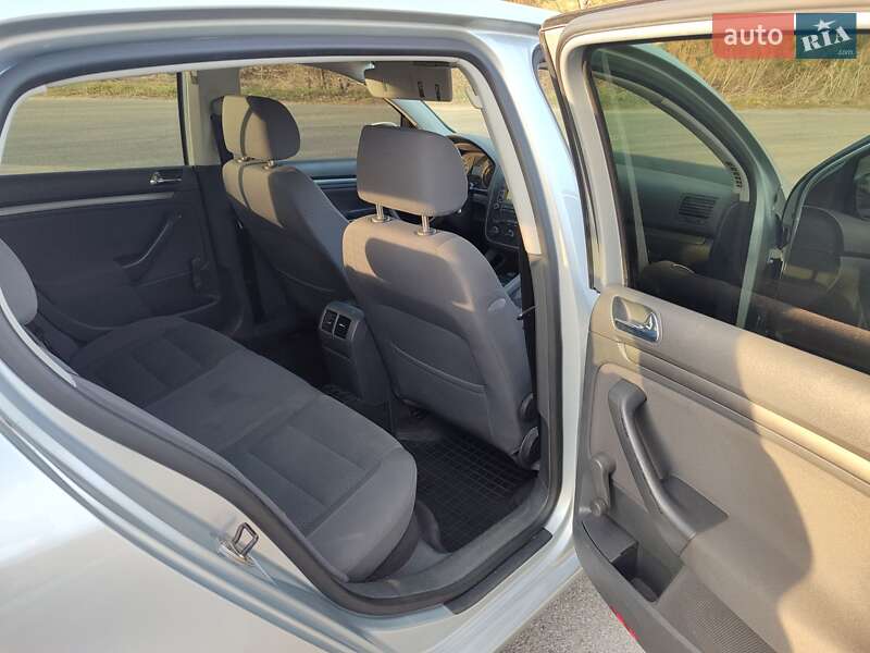 Хэтчбек Volkswagen Golf 2004 в Киеве фото 12 Хэтчбек Volkswagen Golf 2004 в Киеве