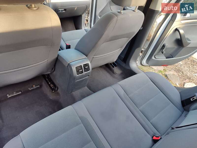 Хэтчбек Volkswagen Golf 2004 в Киеве фото 31 Хэтчбек Volkswagen Golf 2004 в Киеве