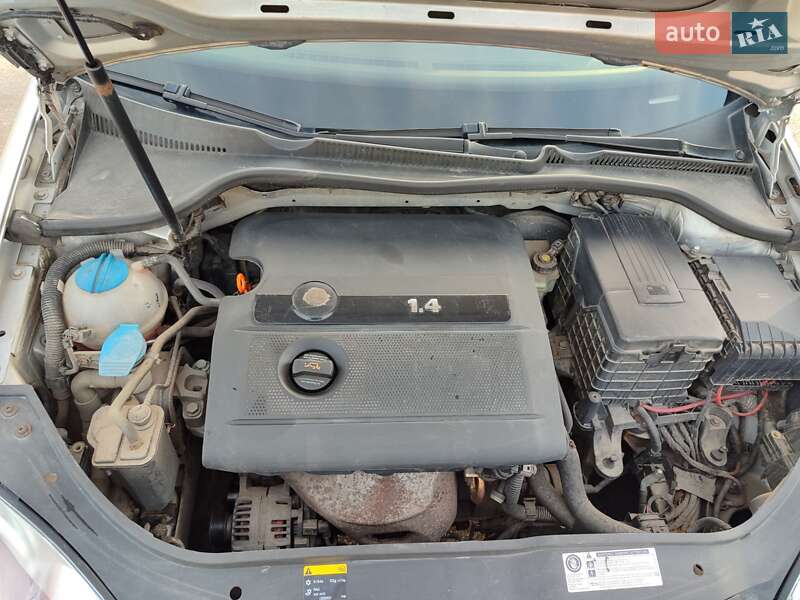 Хэтчбек Volkswagen Golf 2004 в Киеве фото 39 Хэтчбек Volkswagen Golf 2004 в Киеве