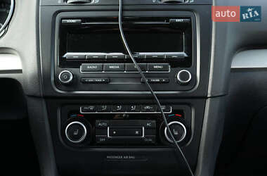 Хэтчбек Volkswagen Golf 2011 в 