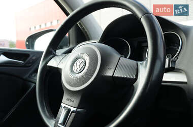Хэтчбек Volkswagen Golf 2011 в 