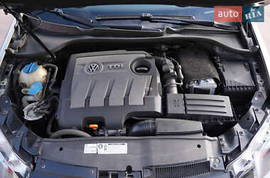 Хэтчбек Volkswagen Golf 2011 в 