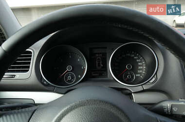 Хэтчбек Volkswagen Golf 2011 в 