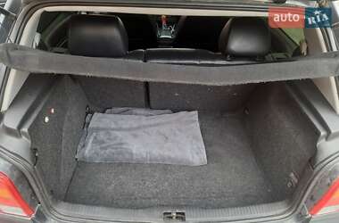 Хэтчбек Volkswagen Golf 2001 в 