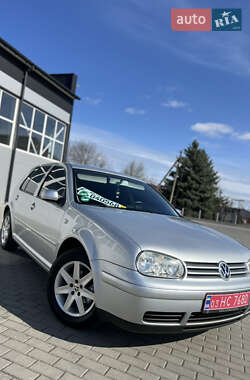 Хэтчбек Volkswagen Golf 2003 в 