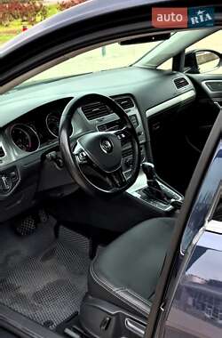 Универсал Volkswagen Golf 2015 в 