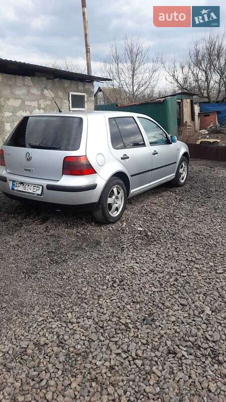 Хэтчбек Volkswagen Golf 2000 в Запорожье