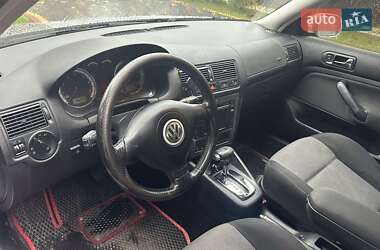 Хэтчбек Volkswagen Golf 2003 в 