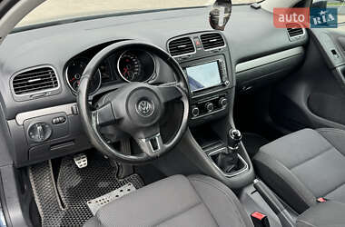 Хэтчбек Volkswagen Golf 2009 в 