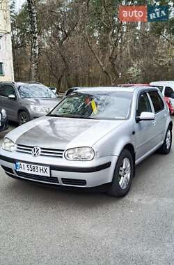 Хетчбек Volkswagen Golf 2001 в 