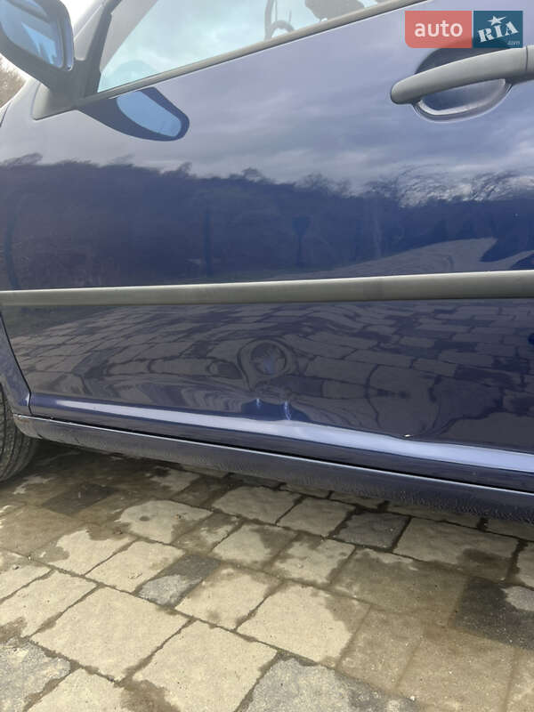 Хэтчбек Volkswagen Golf 2001 в Ужгороде