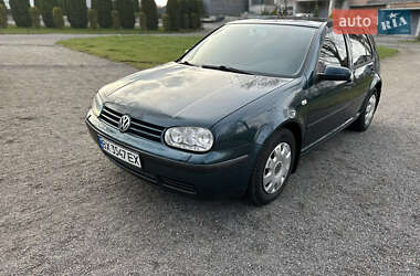 Хетчбек Volkswagen Golf 2001 в 