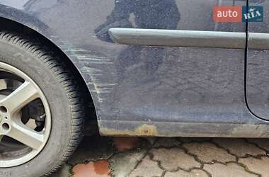 Хэтчбек Volkswagen Golf 2004 в 