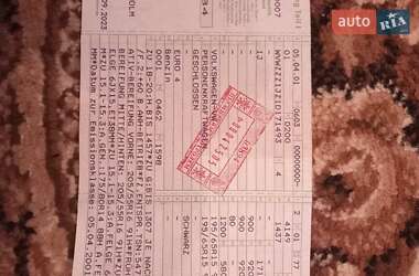 Хэтчбек Volkswagen Golf 2001 в 