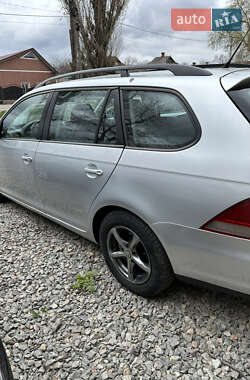 Универсал Volkswagen Golf 2010 в 