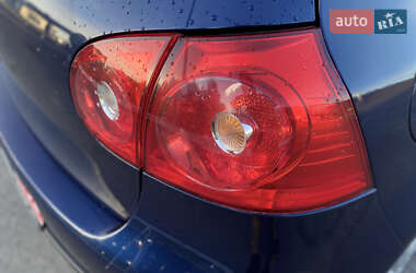 Хэтчбек Volkswagen Golf 2005 в 