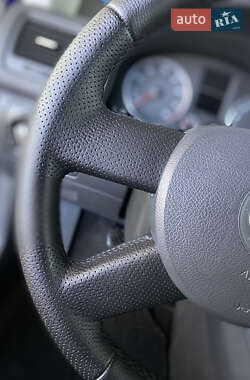 Хэтчбек Volkswagen Golf 2005 в 