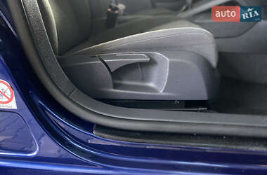 Хэтчбек Volkswagen Golf 2005 в 