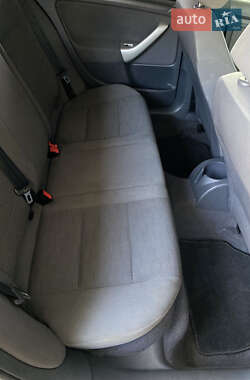 Хэтчбек Volkswagen Golf 2005 в 