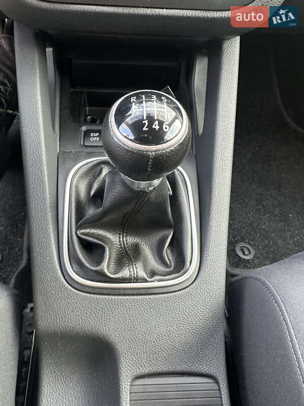 Хэтчбек Volkswagen Golf 2006 в Черновцах