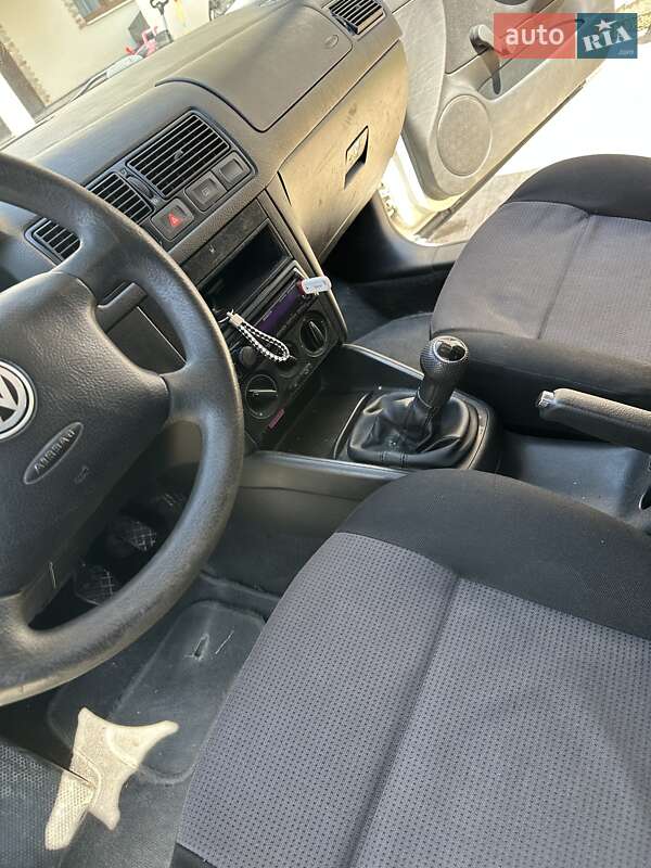 Хэтчбек Volkswagen Golf 2000 в Одессе