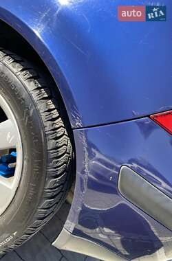 Хэтчбек Volkswagen Golf 2001 в 