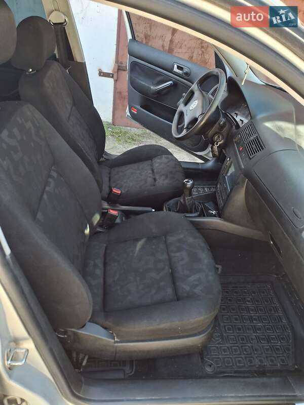 Універсал Volkswagen Golf 1999 в Славуті