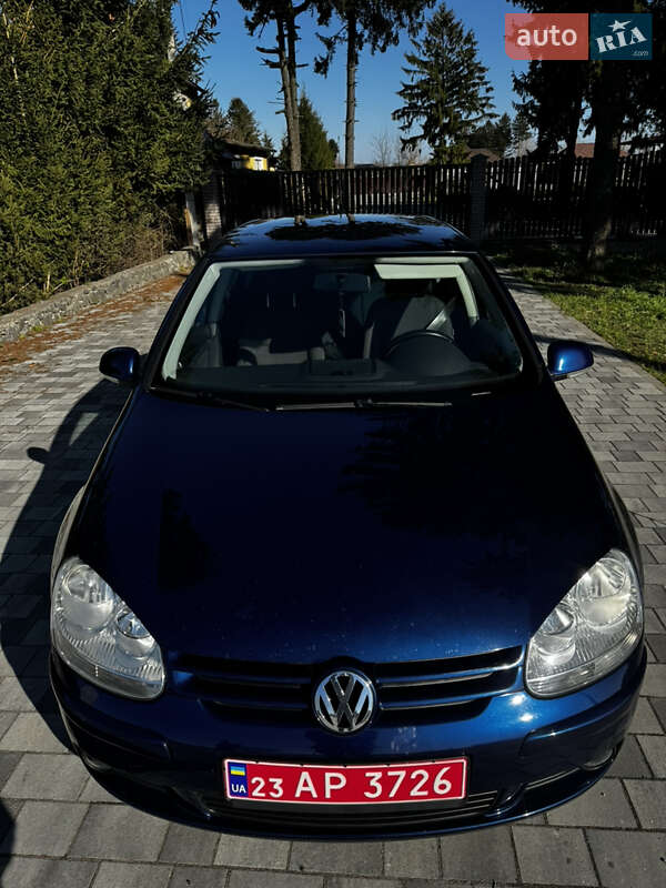 Хэтчбек Volkswagen Golf 2008 в Староконстантинове